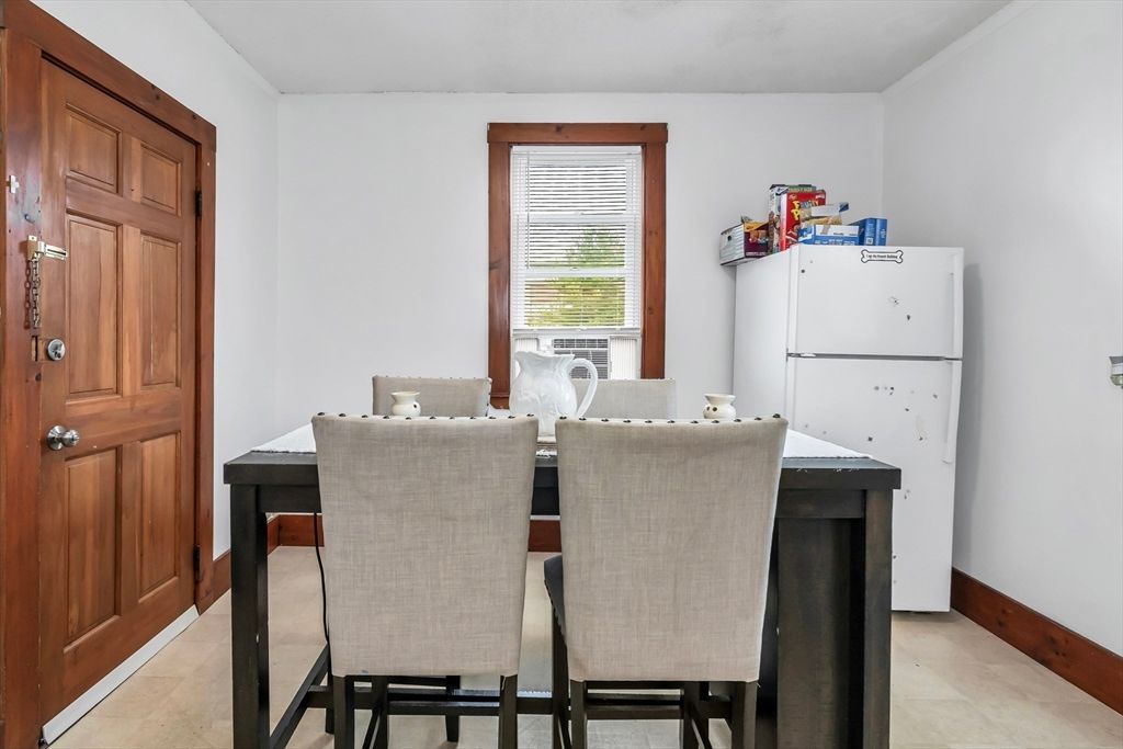 Dining room, Interior