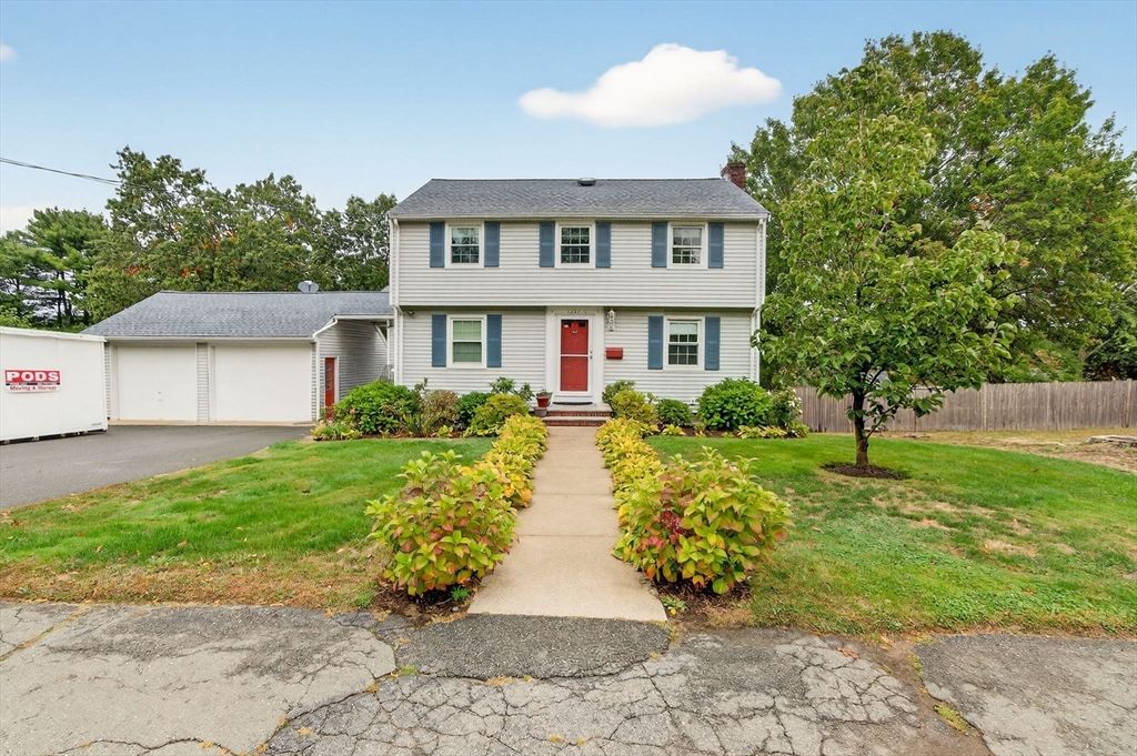 Attached, Exterior, Facade, Georgian