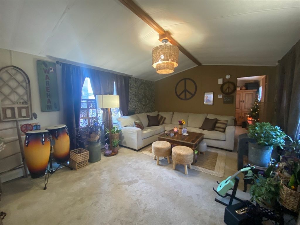 Chandelier, Interior, Living room