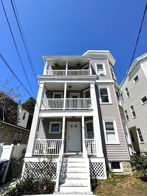 Exterior, Facade, Queen Anne Victorian