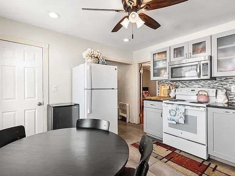 Interior, Kitchen, Recessed Lighting