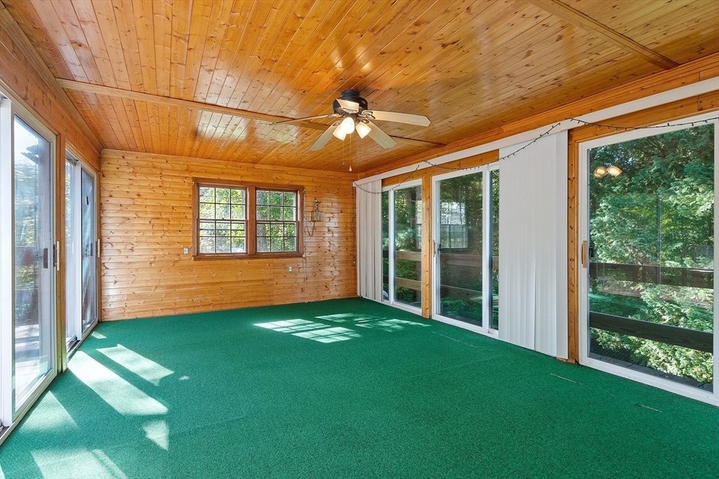 Empty room, Interior, Wooden Ceilings, Wooden Walls