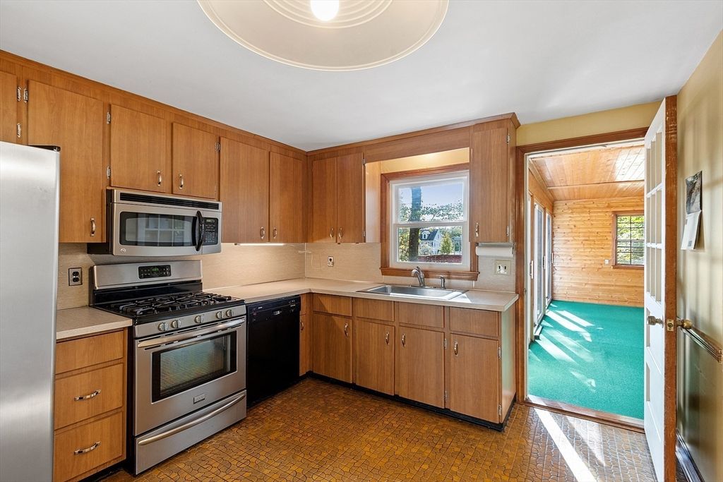Interior, Kitchen, Stainless Steel Appliances