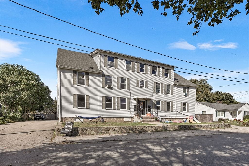 Exterior, Facade, Georgian