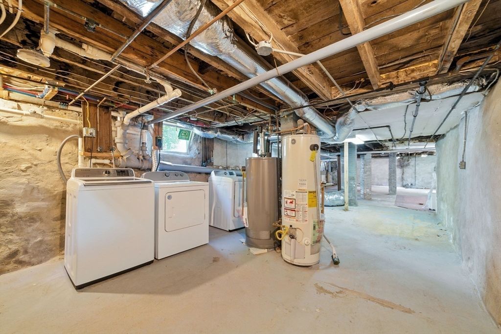 Interior, Washer, Wooden Beams