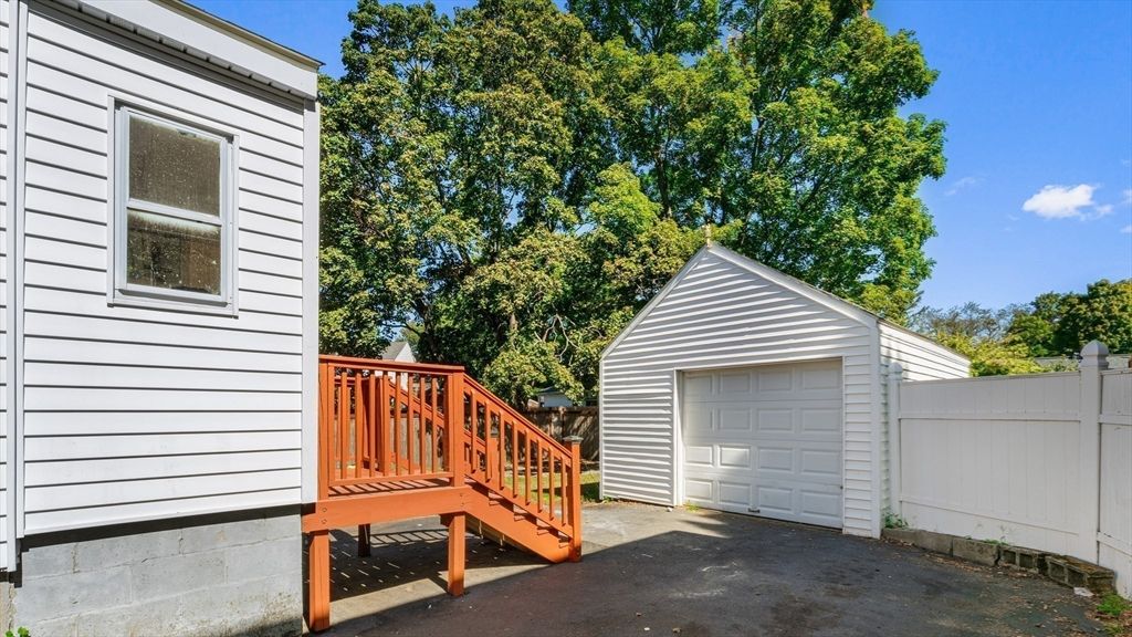 Detached Garage, Exterior