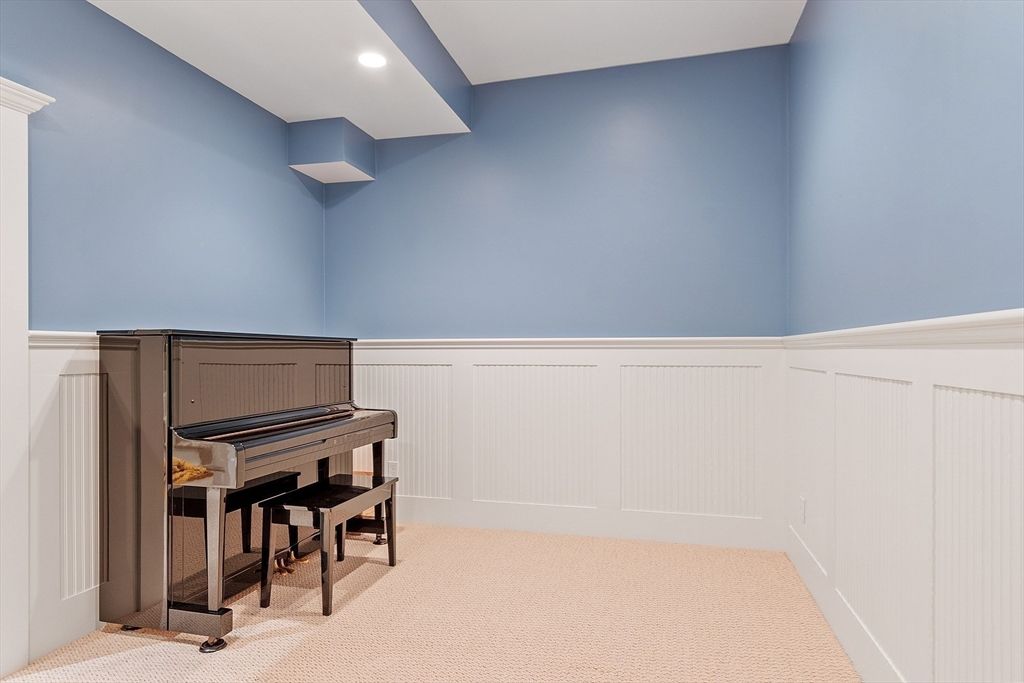 Interior, Piano, Recessed Lighting