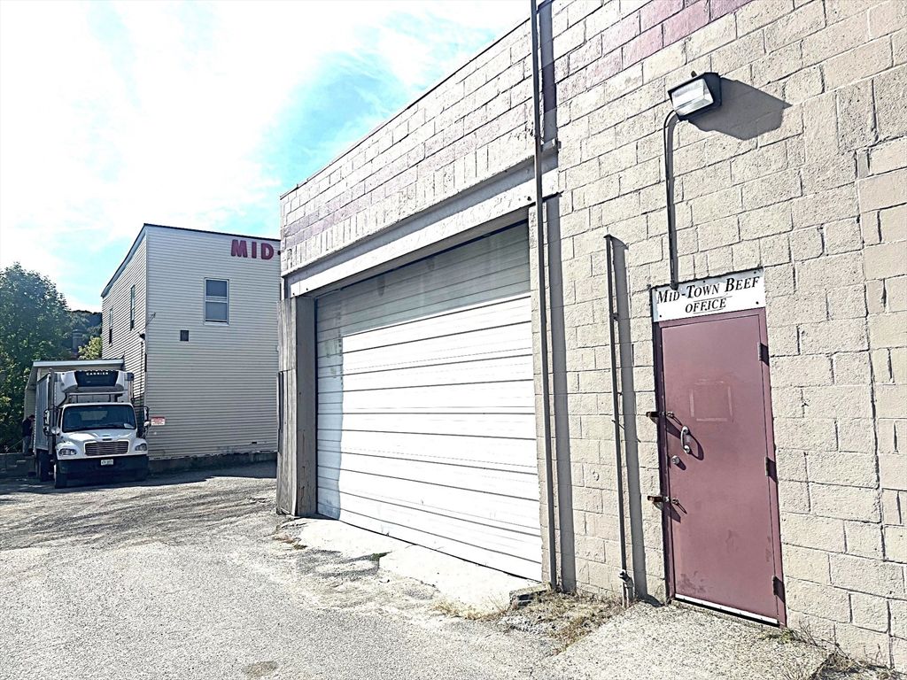 Detached Garage, Exterior