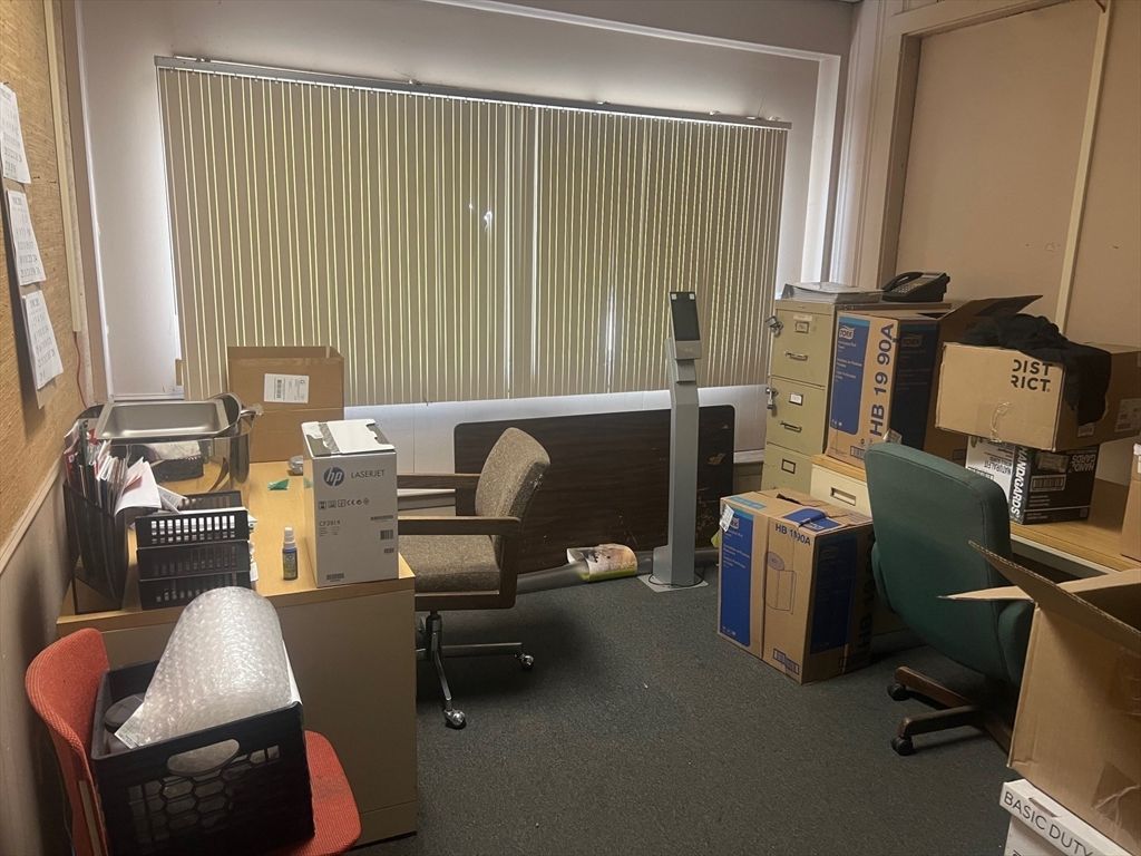 Home Office, Interior