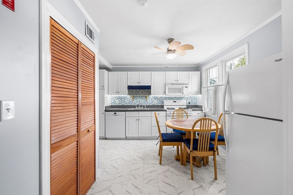 Dining room, Interior, Kitchen, Marble