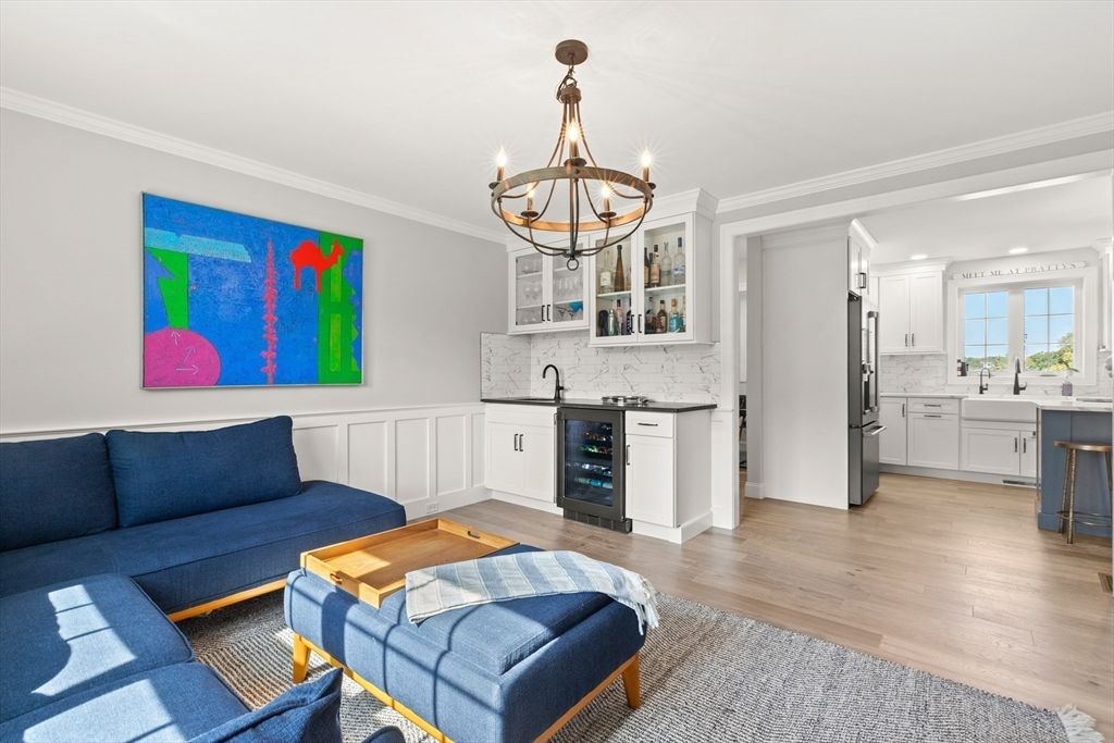 Chandelier, Interior, Kitchen, Living room, Marble Walls, Recessed Lighting, Wood Texture Flooring