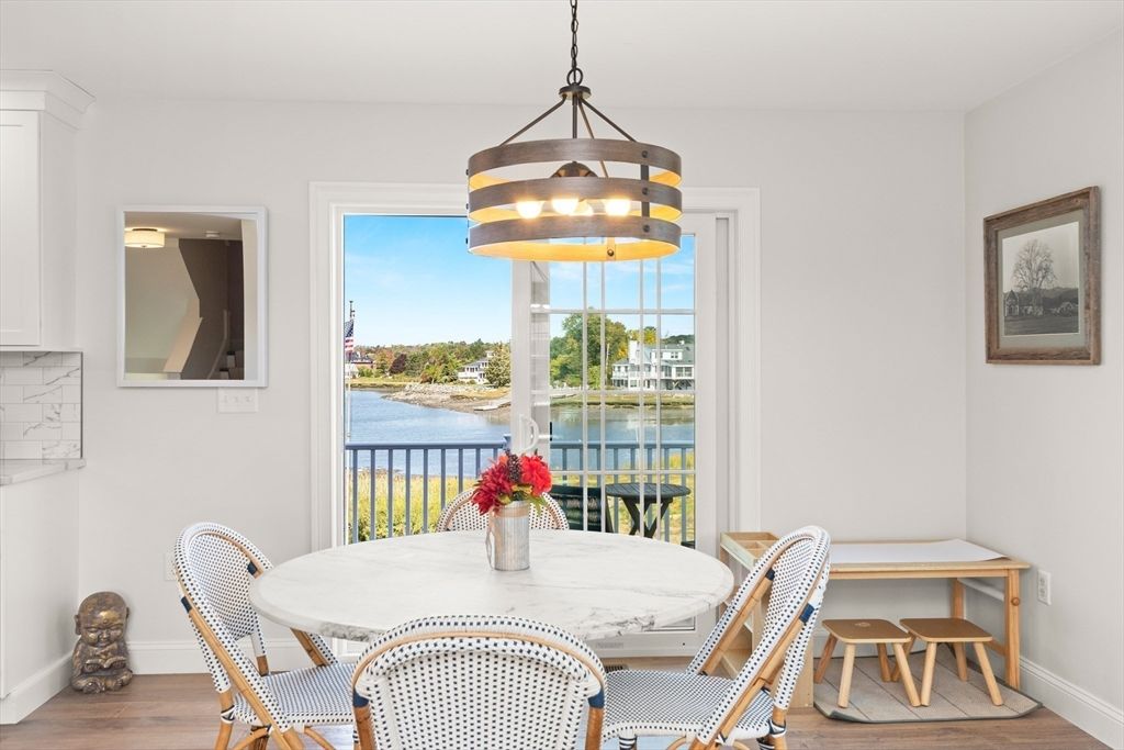 Dining room, Interior, Pendant Lights, Water, Wood Texture Flooring