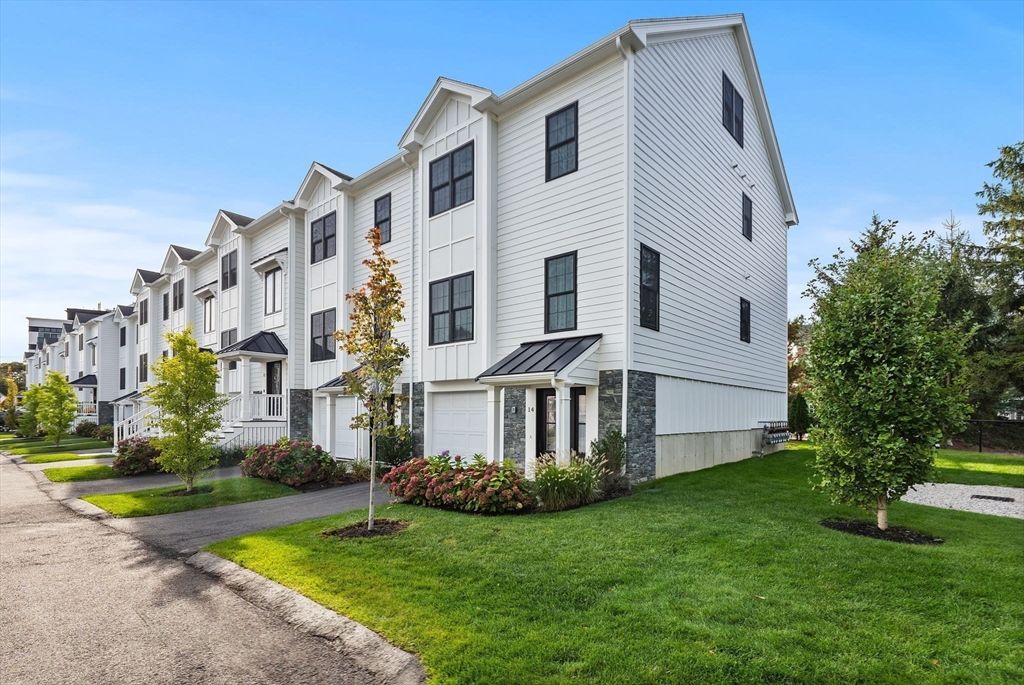 Attached, Backyard, Exterior, Facade, Rowhouse