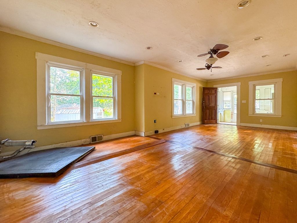 Empty room, Interior, Recessed Lighting, Wood Texture Flooring