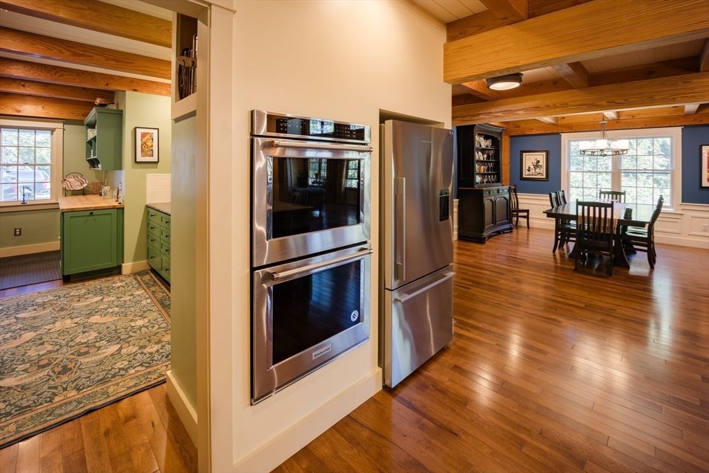 Dining room, Interior, Kitchen, Pendant Lights, Stainless Steel Appliances, Wooden Beams, Wooden Ceilings, Wood Texture Flooring