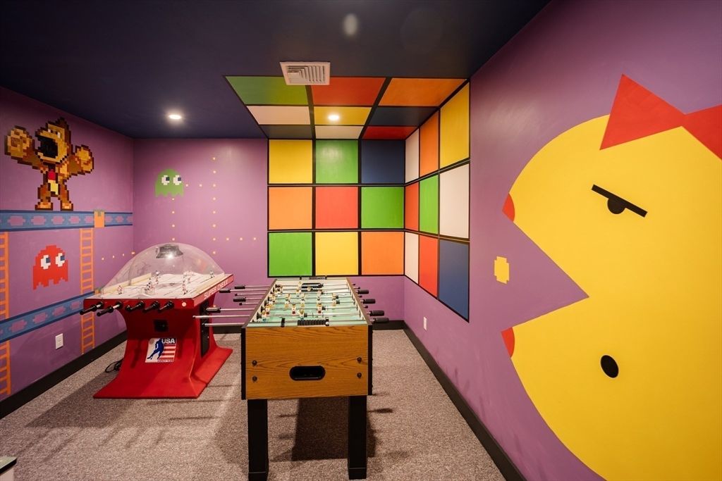 Game Room, Interior, Recessed Lighting