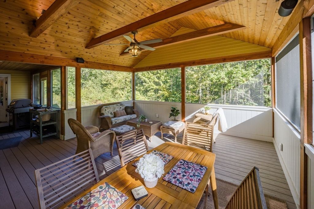Interior, Living room, Sun Room, Wooden Beams, Wooden Ceilings, Wood Texture Flooring