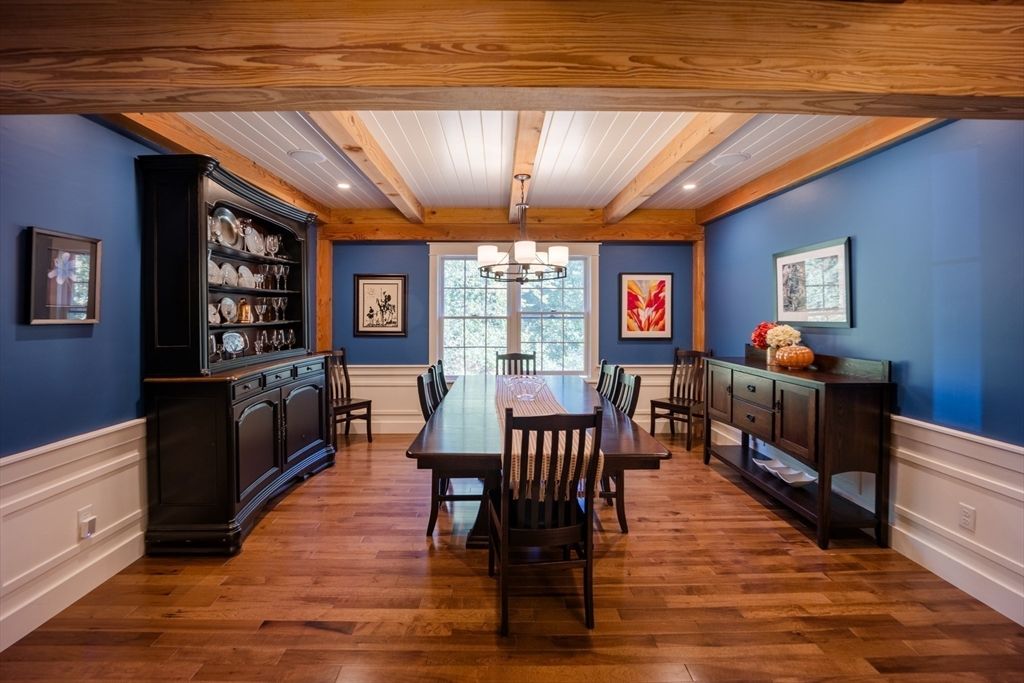 Chandelier, Dining room, Interior, Recessed Lighting, Wooden Beams, Wooden Ceilings, Wood Texture Flooring