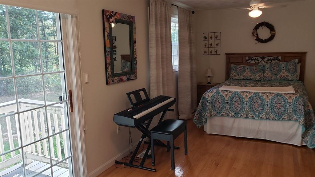 Bedroom, Interior, Piano, Wood Texture Flooring