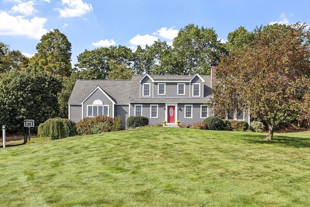 Backyard, Exterior, Facade, Cape Cod
