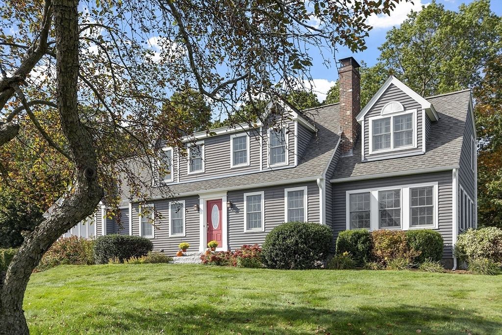Exterior, Facade, Cape Cod
