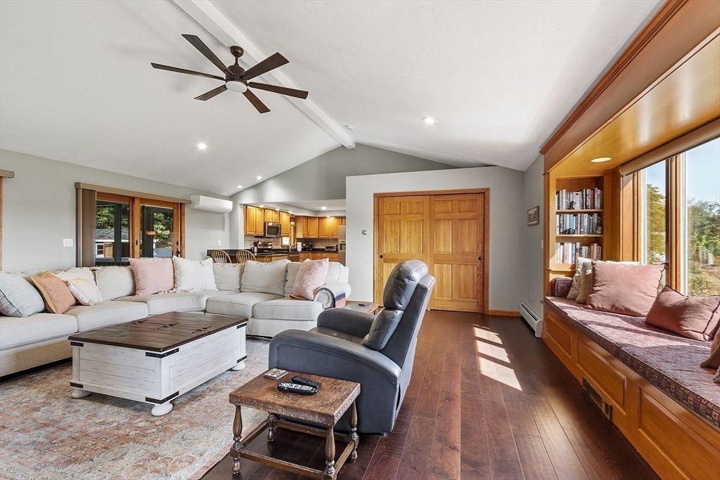 Interior, Kitchen, Living room, Recessed Lighting, Wood Texture Flooring