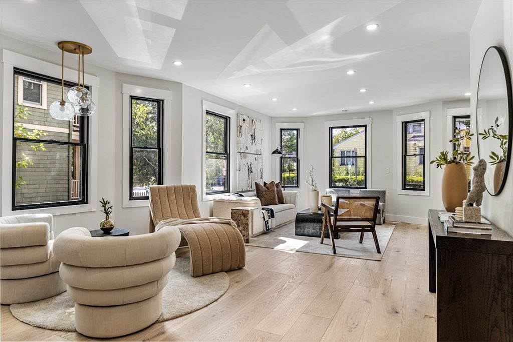 Interior, Living room, Pendant Lights, Recessed Lighting, Wood Texture Flooring