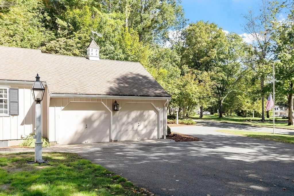 Detached Garage, Exterior