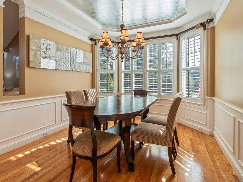 Chandelier, Dining room, Interior, Wood Texture Flooring