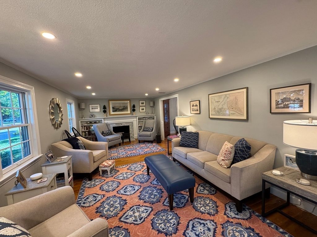 Fireplace, Interior, Living room, Recessed Lighting