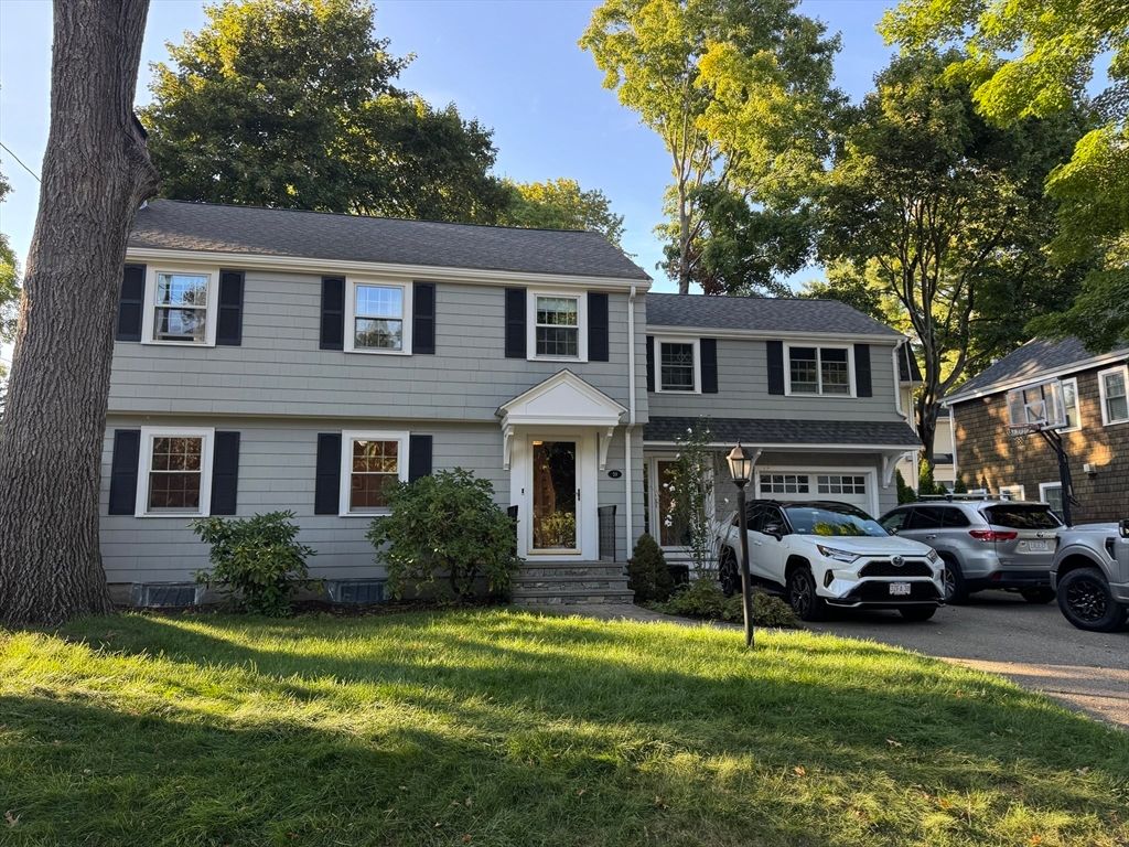 Attached, Exterior, Facade, Split Level