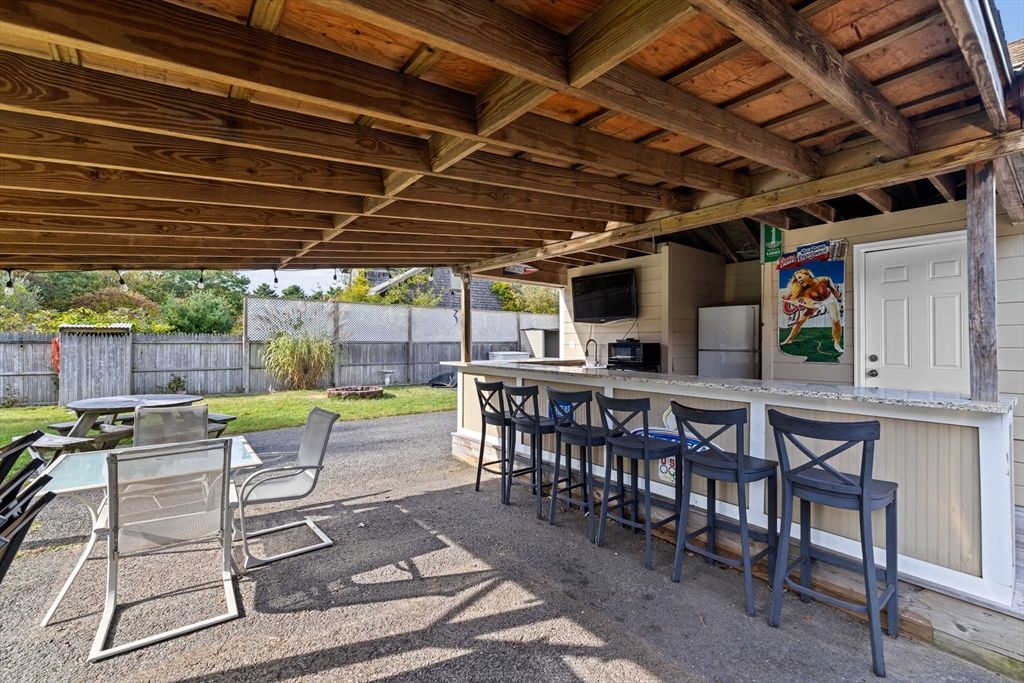 Backyard, Exterior, Outdoor Kitchen