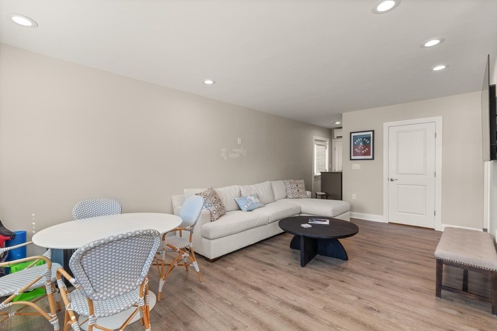 Dining room, Interior, Living room, Recessed Lighting, Wood Texture Flooring