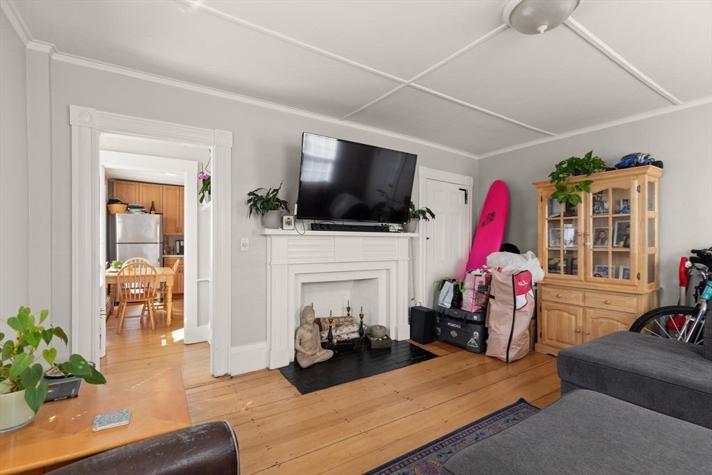 Dining room, Fireplace, Interior, Kitchen, Wood Texture Flooring