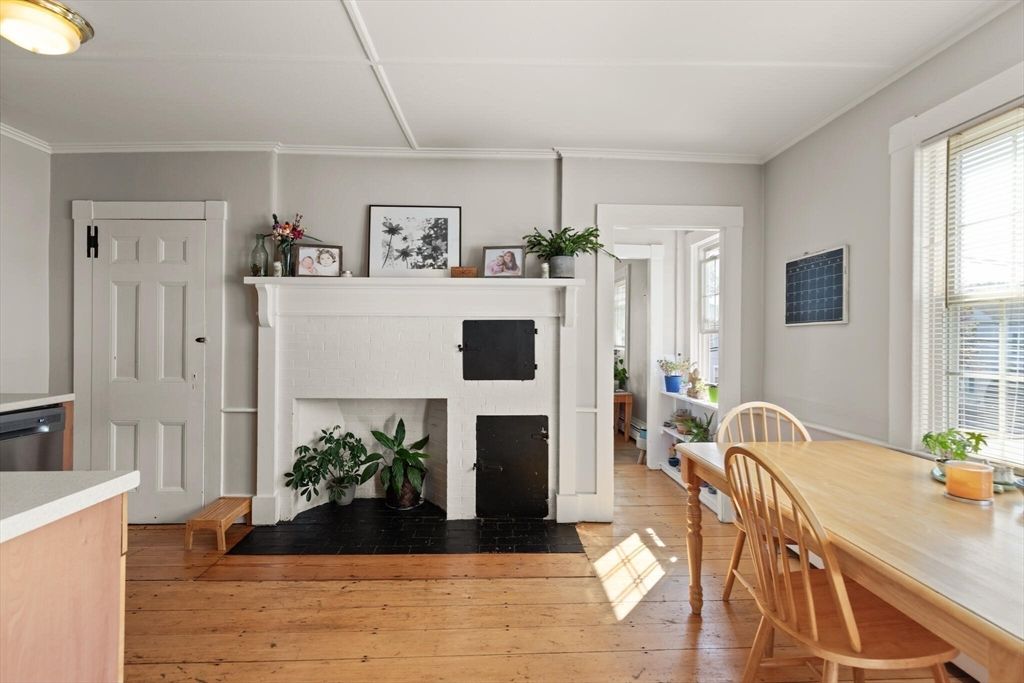Dining room, Fireplace, Interior, Wood Texture Flooring
