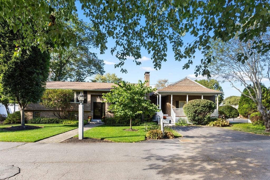 Backyard, Exterior, Facade, Ranch