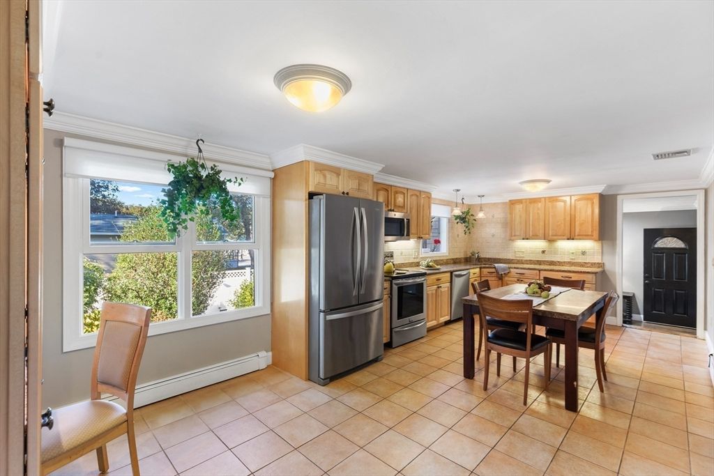 Dining room, Interior, Kitchen, Stainless Steel Appliances
