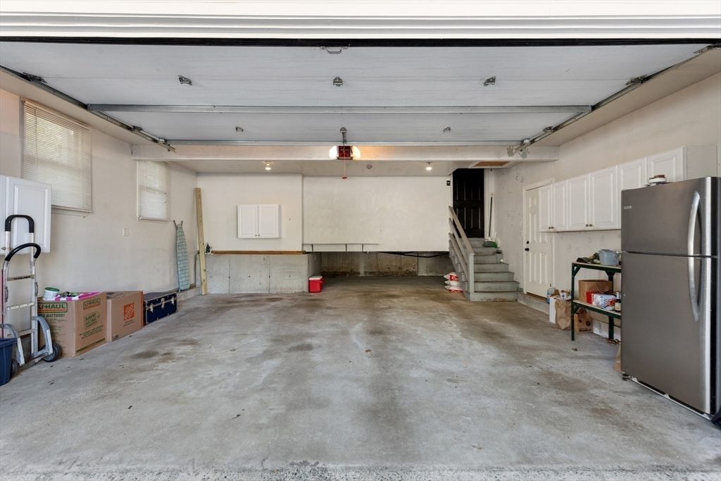 Garage, Interior