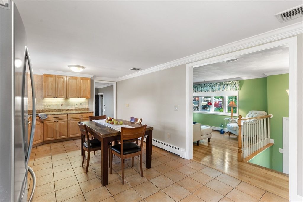 Dining room, Interior, Kitchen, Living room, Stainless Steel Appliances, Wood Texture Flooring
