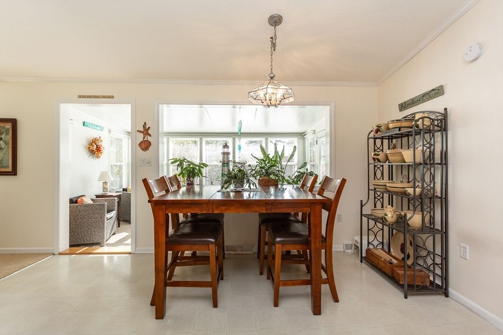 Dining room, Interior, Pendant Lights