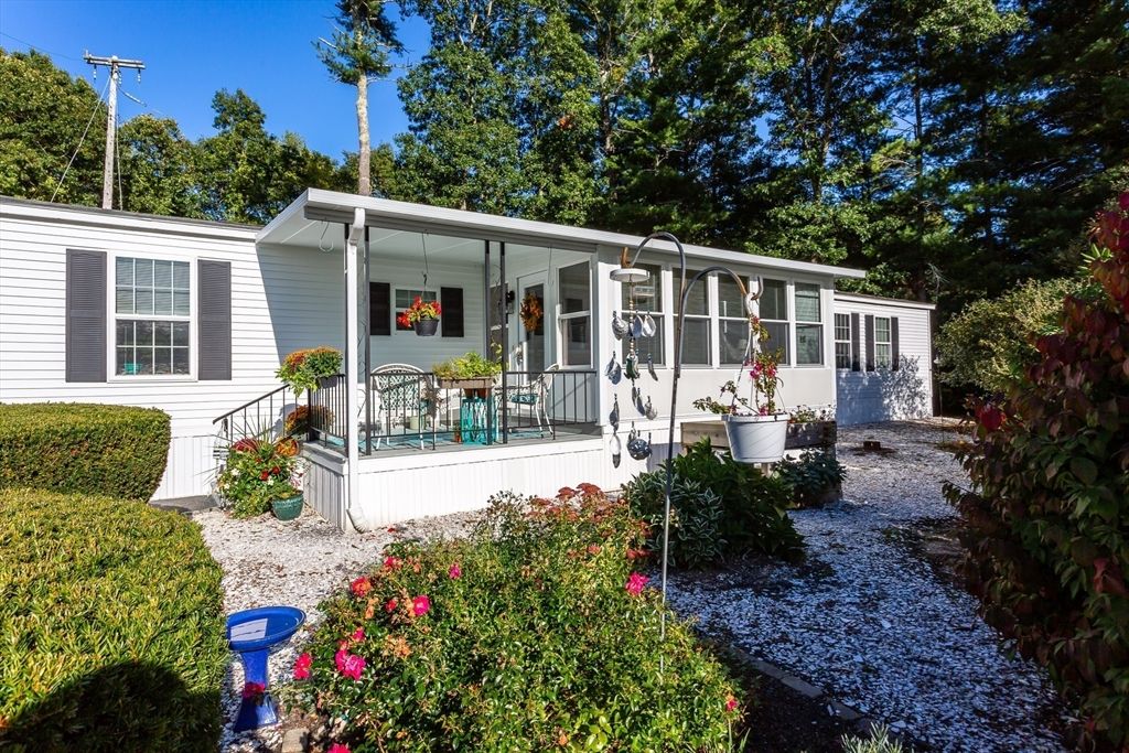 Backyard, Exterior, Facade, Ranch