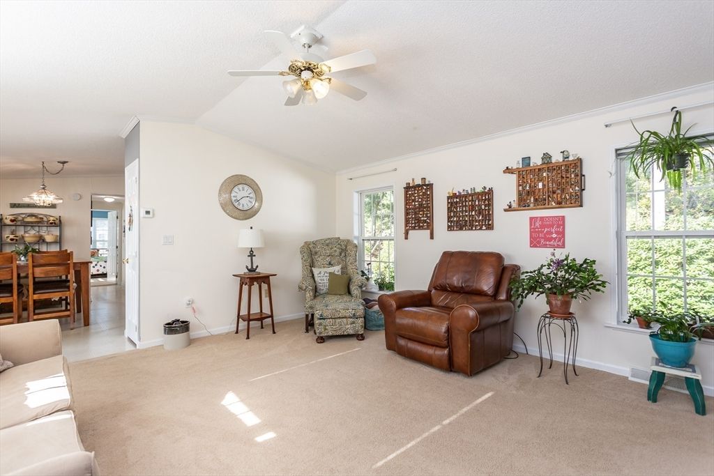 Dining room, Interior, Living room, Pendant Lights