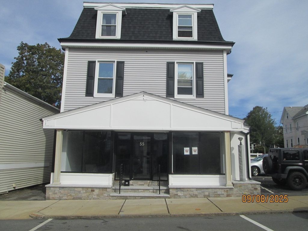 Exterior, Facade, Queen Anne Victorian