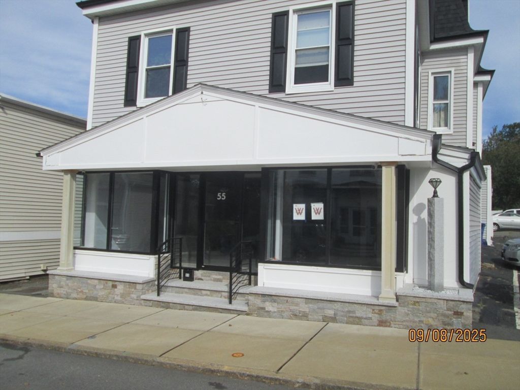 Exterior, Facade, Queen Anne Victorian