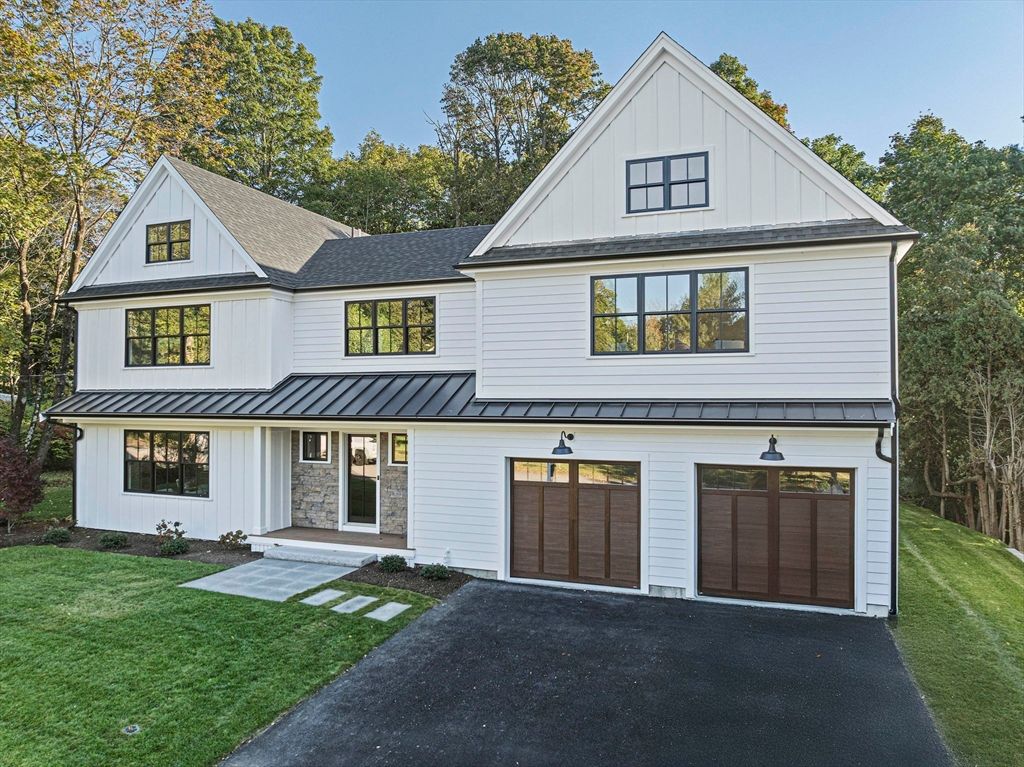 Attached, Exterior, Facade, Farmhouse