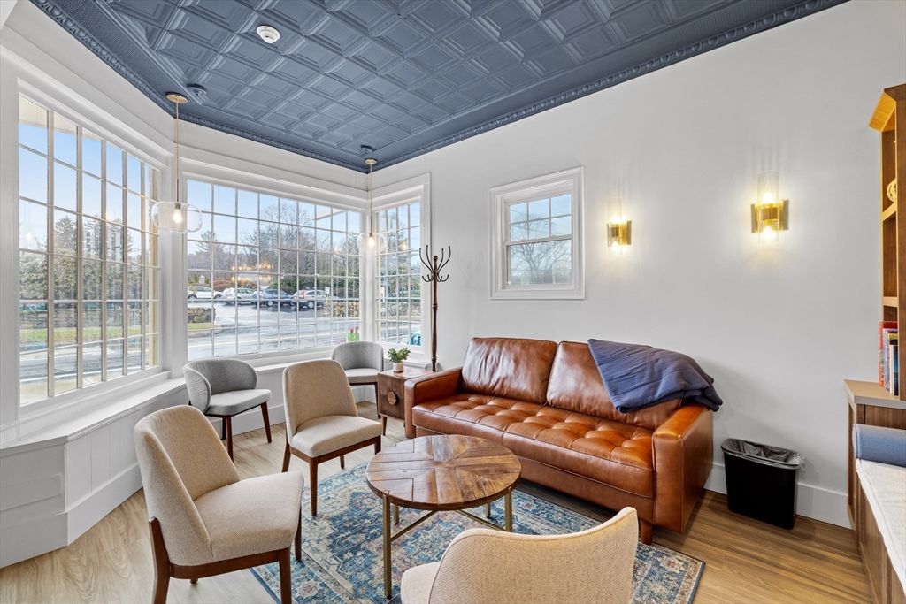 Interior, Living room, Pendant Lights, Wood Texture Flooring