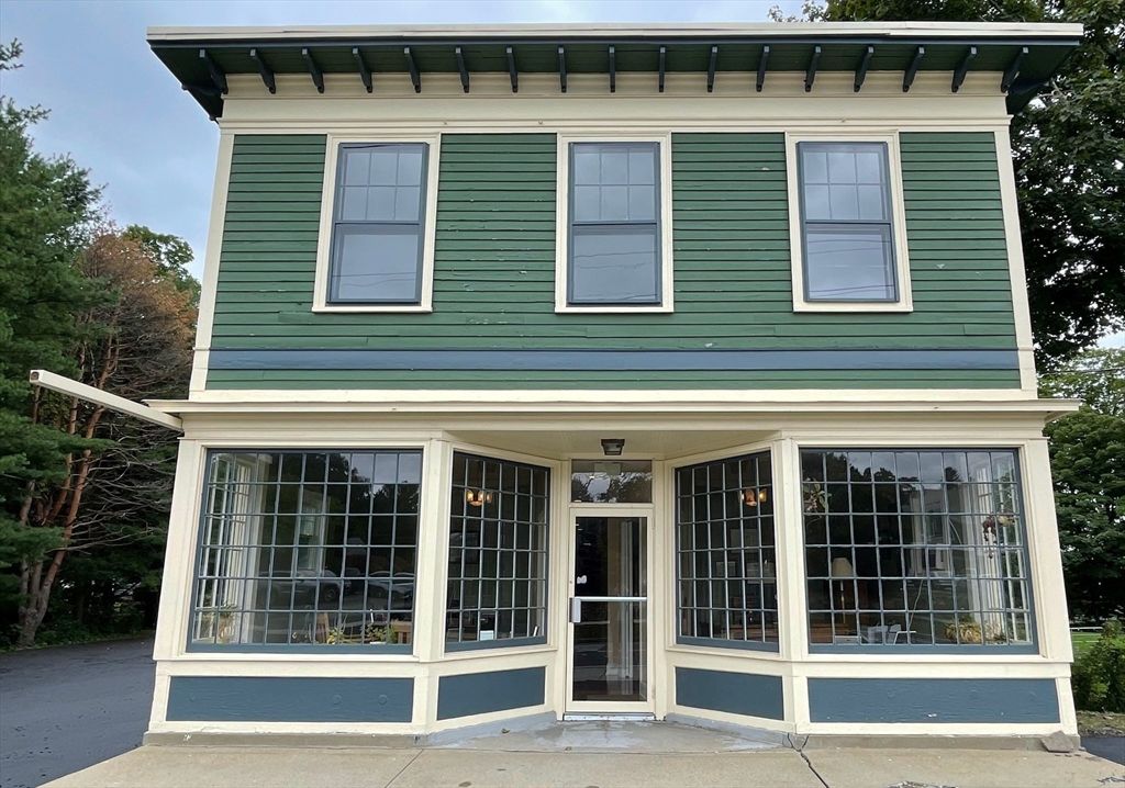 Exterior, Facade, Georgian