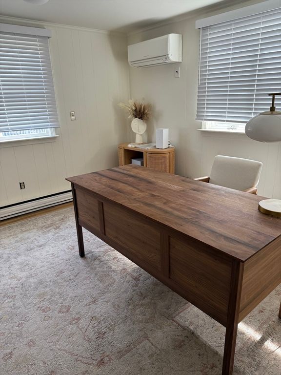 Home Office, Interior