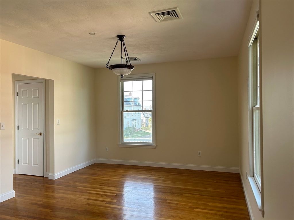 Empty room, Interior, Pendant Lights, Wood Texture Flooring