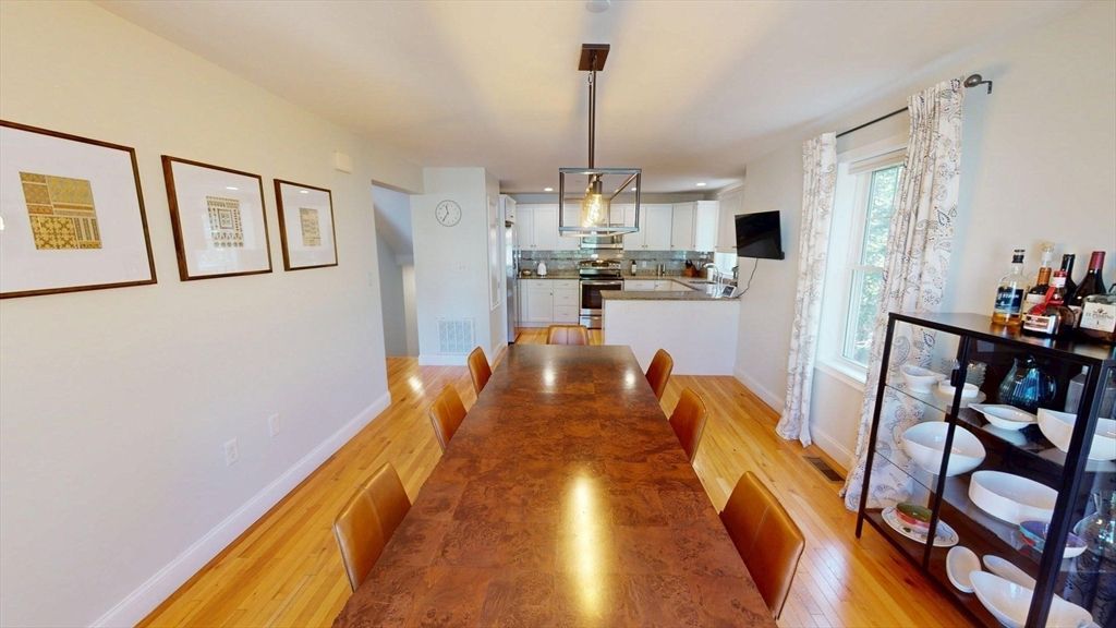 Dining room, Interior, Kitchen, Pendant Lights, Recessed Lighting, Wood Texture Flooring